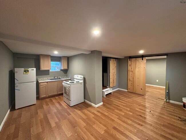 Foto del edificio - 1723 McGregor Ave