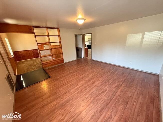 Building Photo - Large 3bd/1.5ba House in Selah, WA with a ...