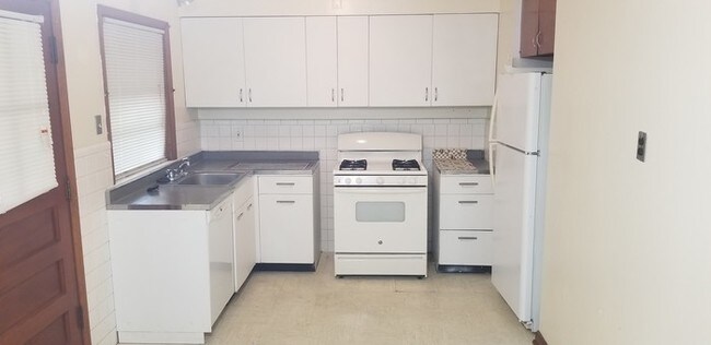 Foto del edificio - 320 Ward Dr