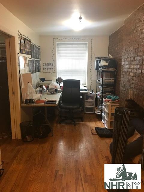 Foto del edificio - 325 W 30th St