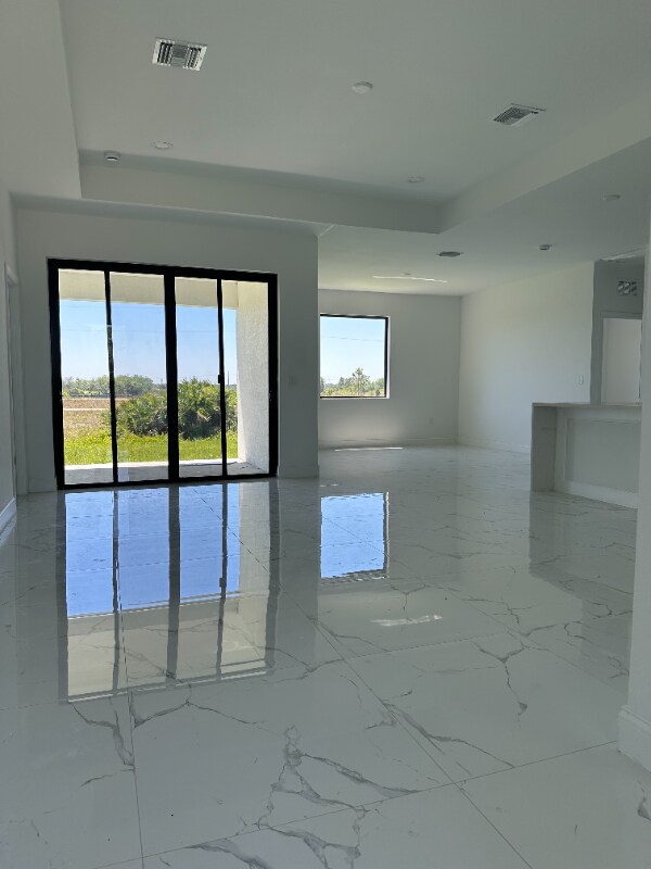Foto del edificio - 976 Genoa Ave S