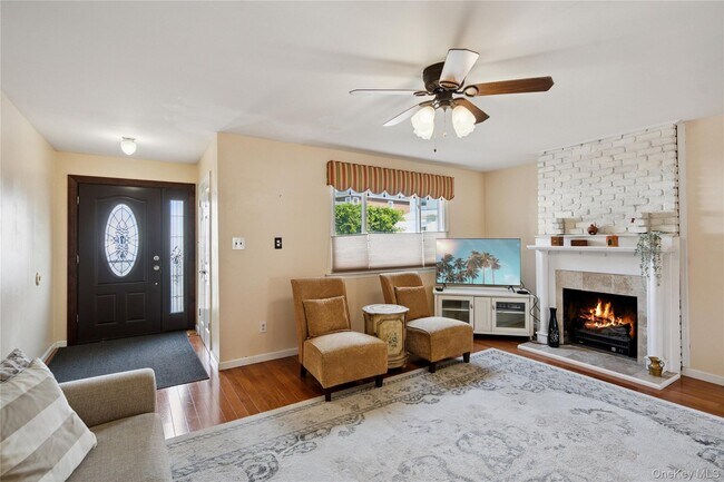 Foto del edificio - 88 E Valley Stream Blvd