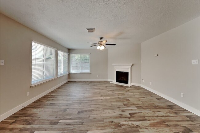 Foto del edificio - 18116 Red Pine Ct
