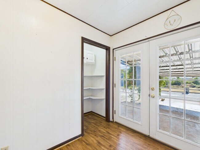 Foto del edificio - 126 Northwest Dr