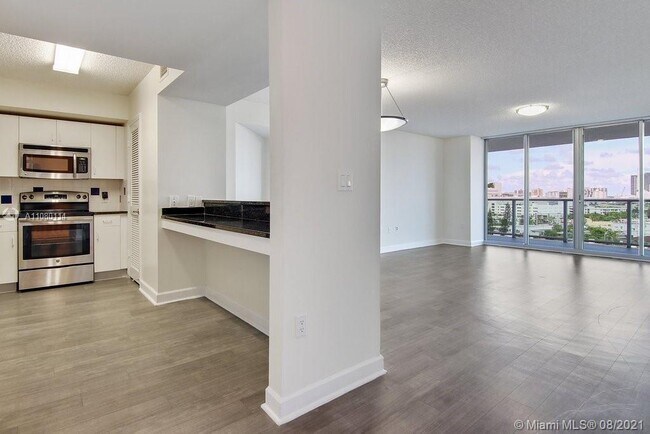 Foto del edificio - 1500 Bay Rd