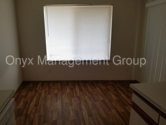 Foto del edificio - 1765 SW Tamarack St