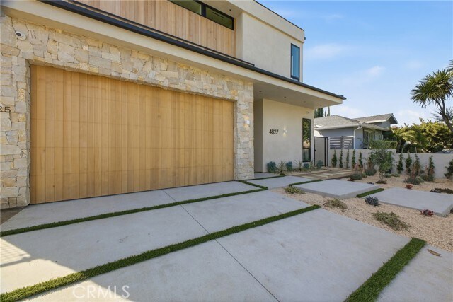 Foto del edificio - 4827 Stansbury Ave