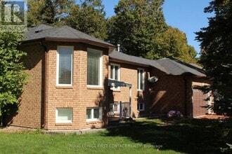 Building Photo - 14 Fairway Crescent