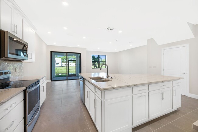 Building Photo - 4085 Sonoma Oaks Circle 3/2 Townhome!
