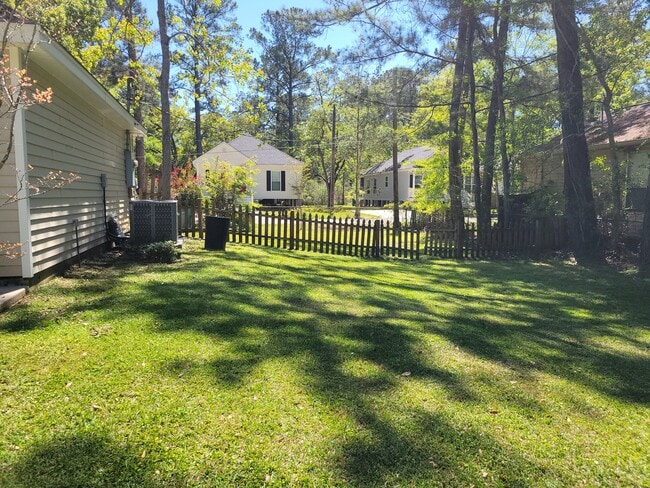 Building Photo - 1317 Jasmine St