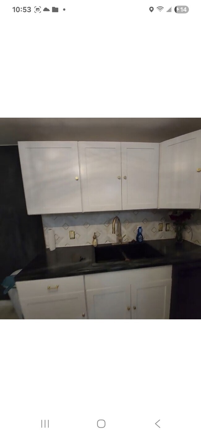 Foto del edificio - 5423 Beechwood Ave