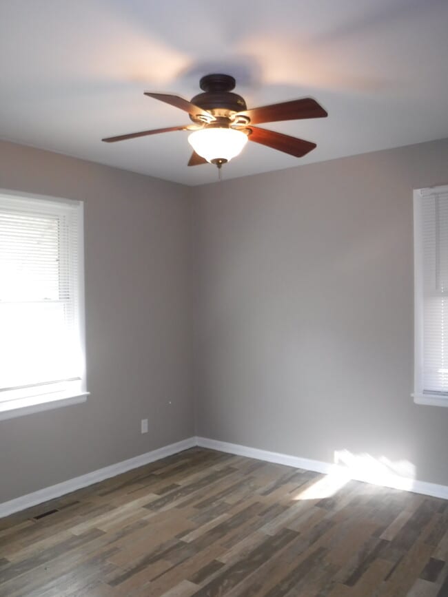 Building Photo - 3415 Doniphan Ave