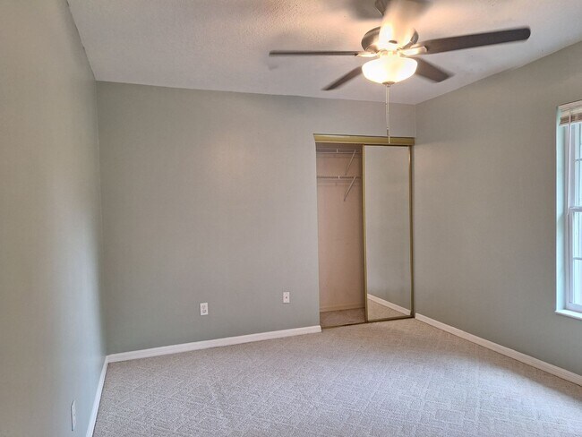 Foto del edificio - 3BR 2BA plus 2 Car Garage Florida Shores