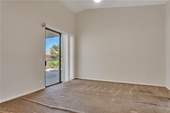Foto del edificio - 8940 Emery Lake St