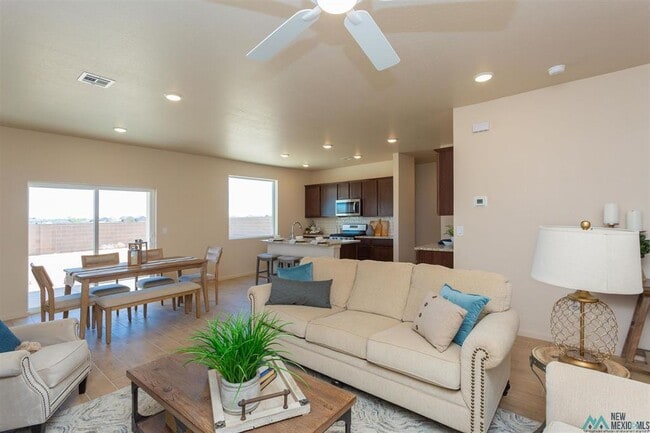 Building Photo - 7 Twin Berry Ct