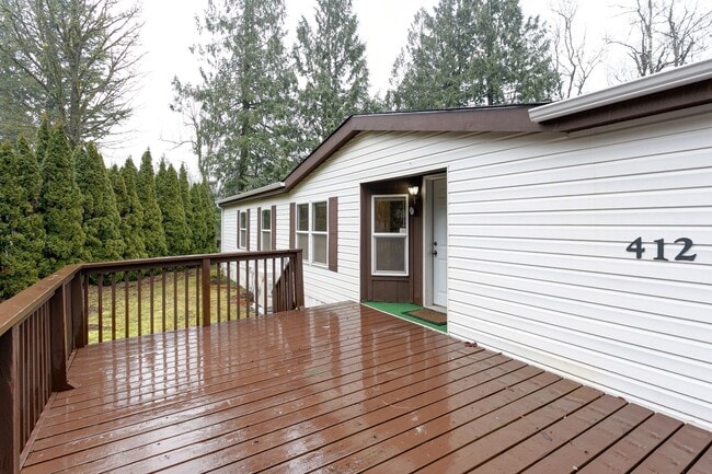 Building Photo - 3 Bedroom 1.75 Bath Mobile Home with Garag...