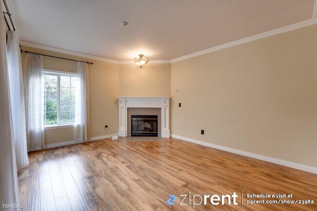 Foto del edificio - 3 br, 2.5 bath Townhome - 10909 Avondale R...