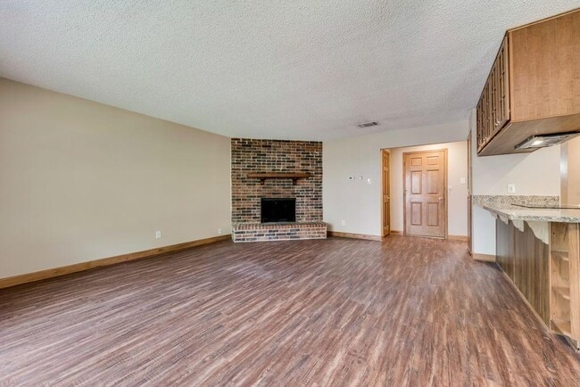Living Room - 448 Park Center Blvd