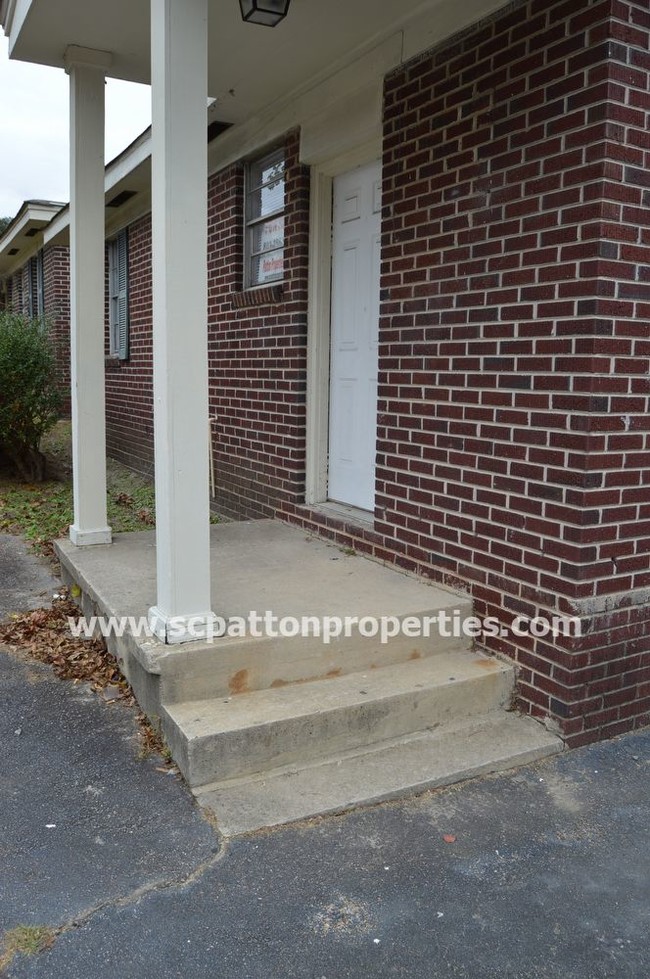 Building Photo - 3640 Live Oak St