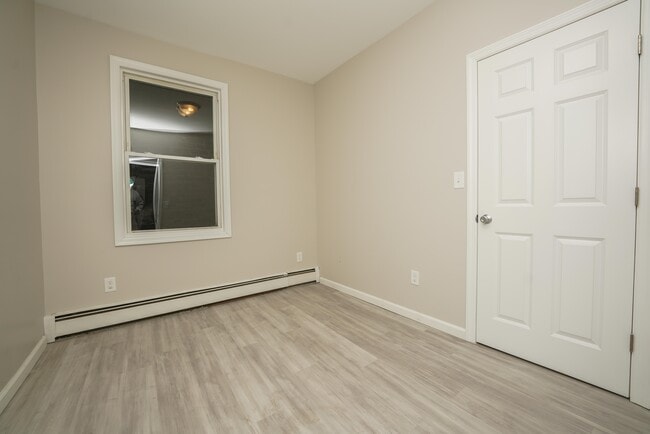 Foto del edificio - 104 Cambridge Ave