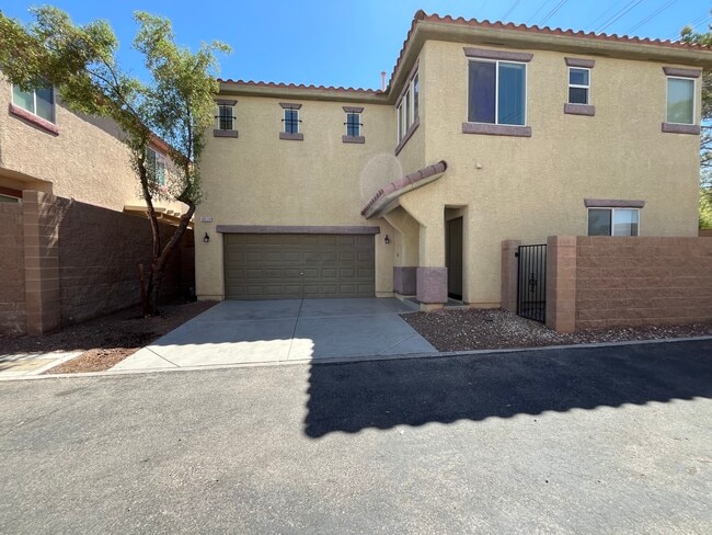 Building Photo - 10519 Allegrini Dr