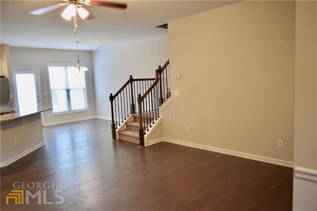 Building Photo - 2940 Maple Park Pl