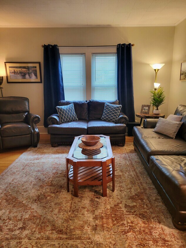 Primary Photo - 119 Ferris Ave