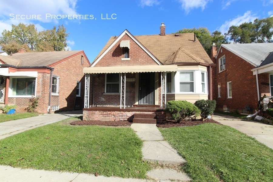 Primary Photo - Remodeled 3 bed / 1 bath Brick Bungalow