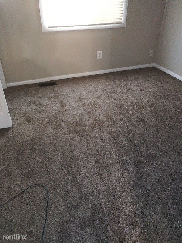 Foto del edificio - 4 br, 1.5 bath House - 566 Highland Avenue