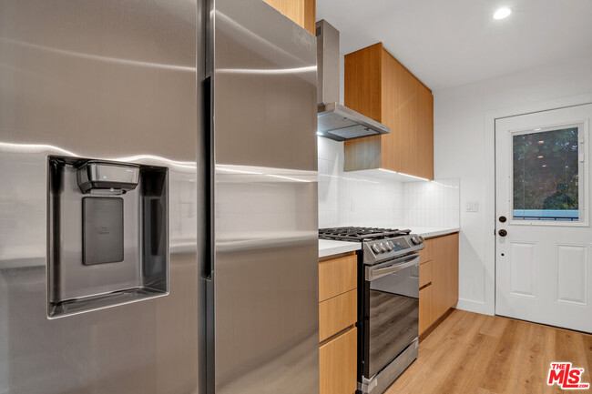 Foto del edificio - 950 Havenhurst Dr