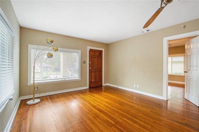 Foto del edificio - 1509 Hillside Dr