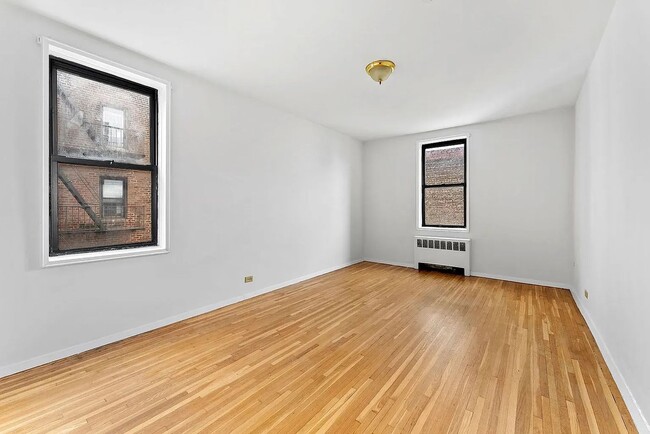 Building Photo - Newly Renovated 1Bed 1Bath