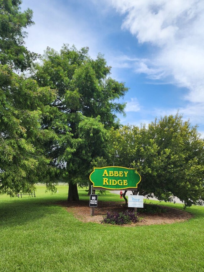 Foto del edificio - Abbey Ridge 3/2 with garage!
