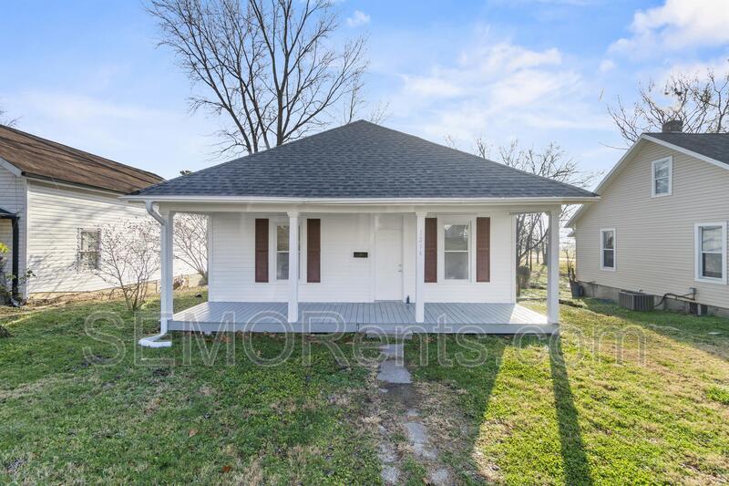 Primary Photo - 1216 N Spanish St