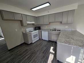 Building Photo - 60 Miller Ave SW