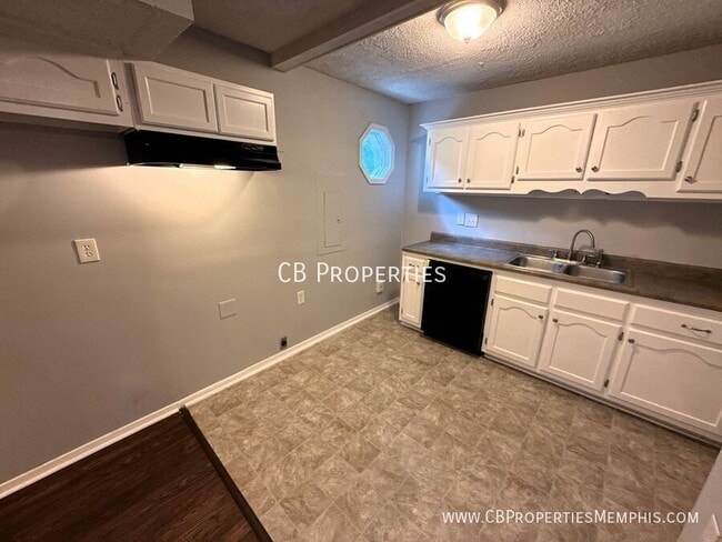 Building Photo - 6610 Westbury Ave