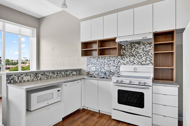 Foto del edificio - 4100 Lindell Blvd