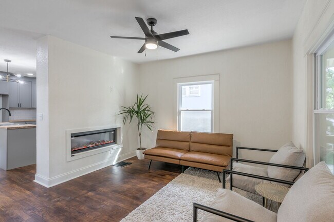 Foto del edificio - 5909 Holmes St