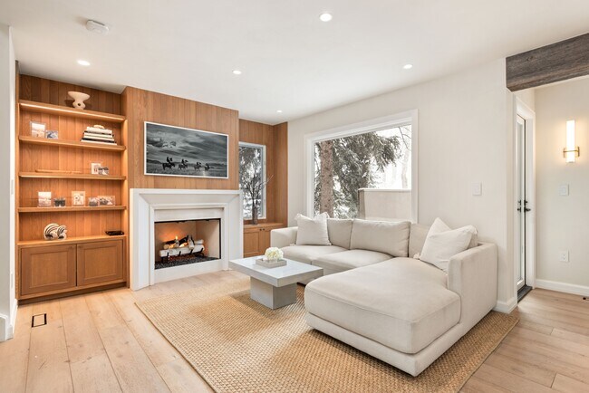 Foto del edificio - 814 W Bleeker St