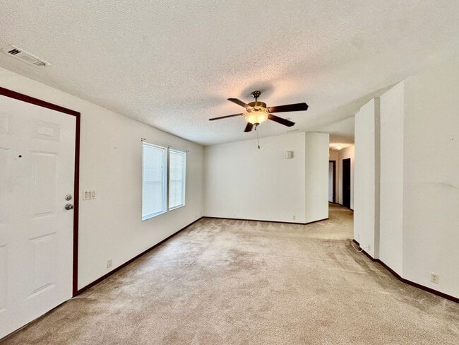 Building Photo - Spacious 2 bed/ 2 bath rental in Sebastian!