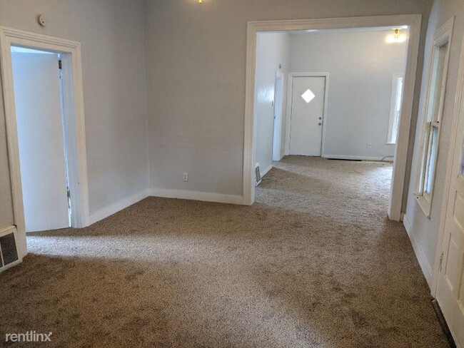 Building Photo - 3 br, 1 bath House - 812 S. Jefferson