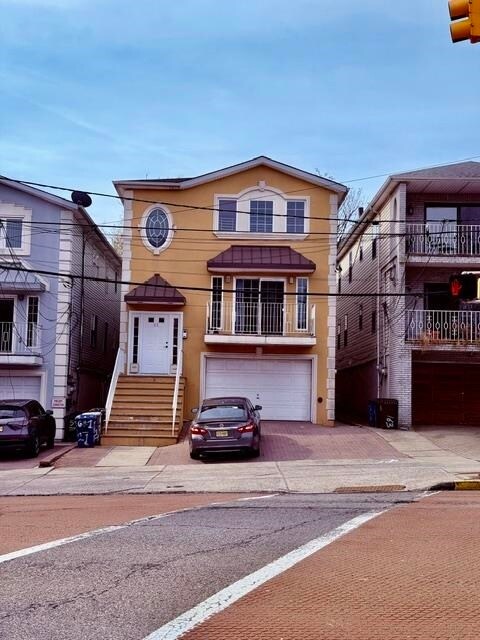 Building Photo - 61 71st St