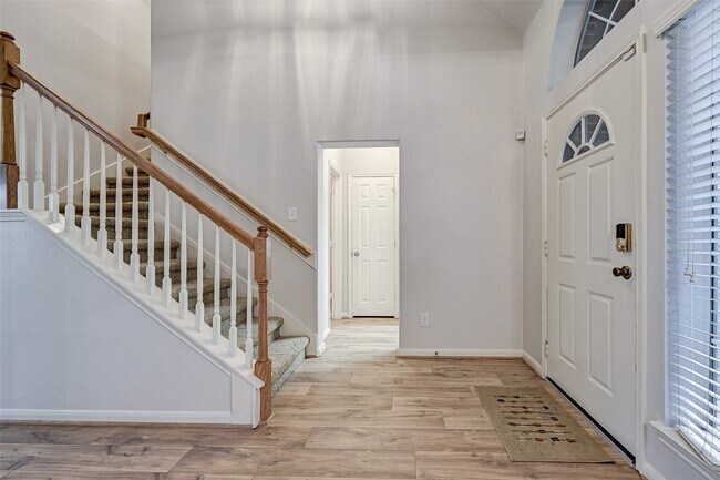 Foto del edificio - 20939 Kirkland Woods Dr