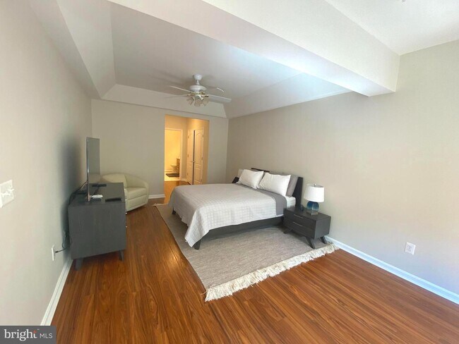 Foto del edificio - 6155 Shadywood Rd