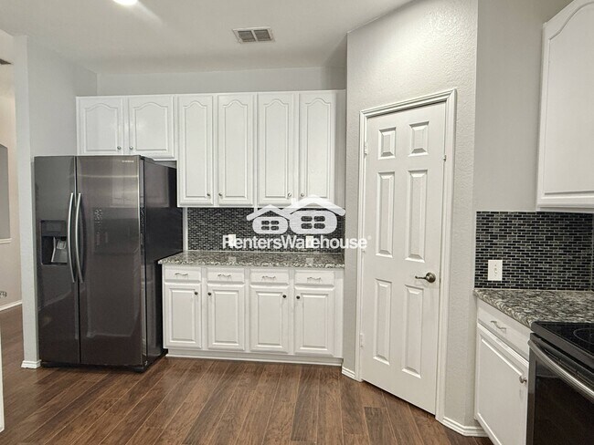 Foto del edificio - 8429 Greylock Ct