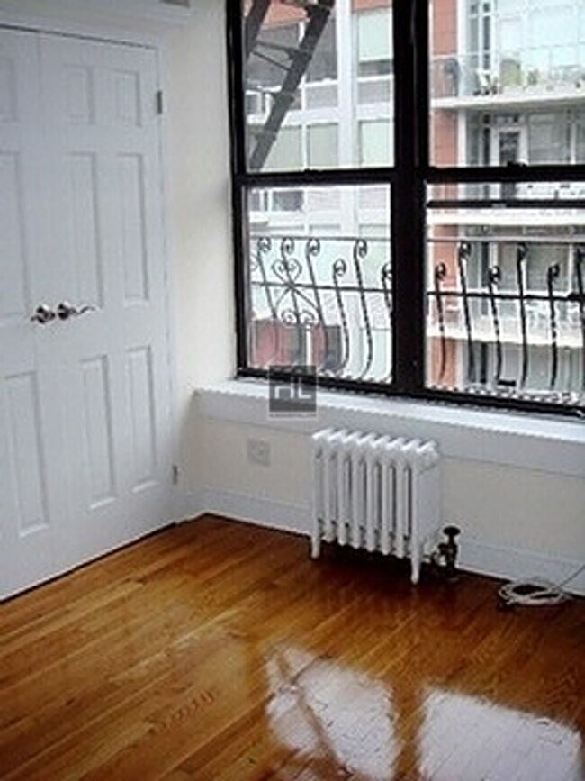 Foto del edificio - E 13TH ST.