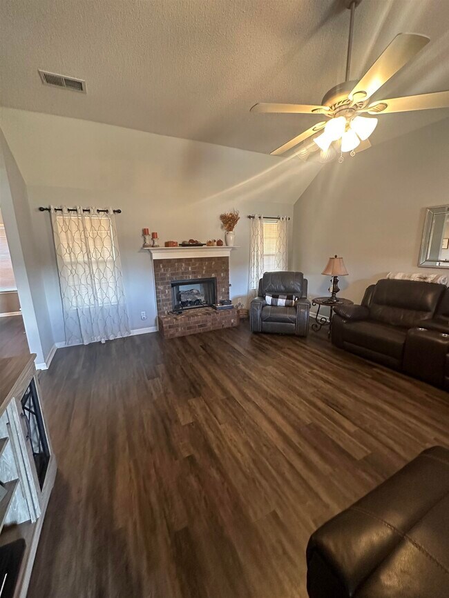 Foto del edificio - 443 Beverly Dr