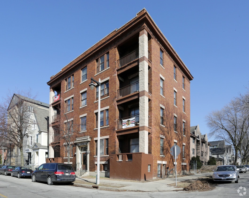 Primary Photo - 1504 W Kilbourn Ave