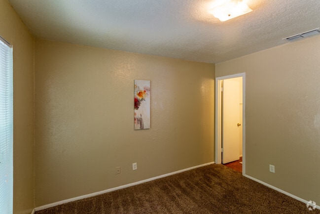 D2: 3BR / 2BA - 1,000 SF - Summerstone Duplexes