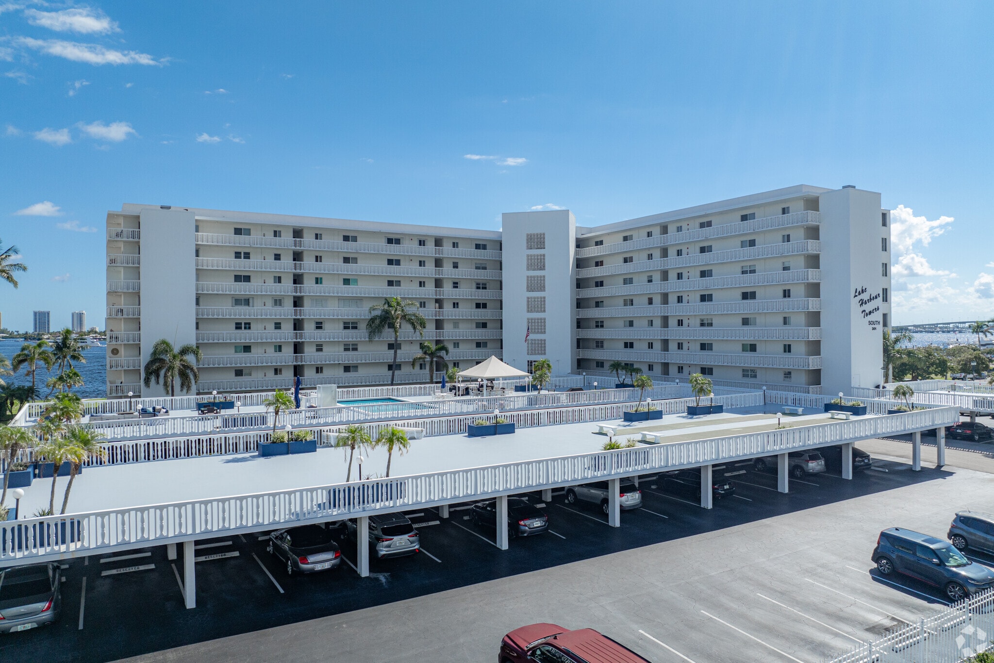 Lake Harbour Towers South